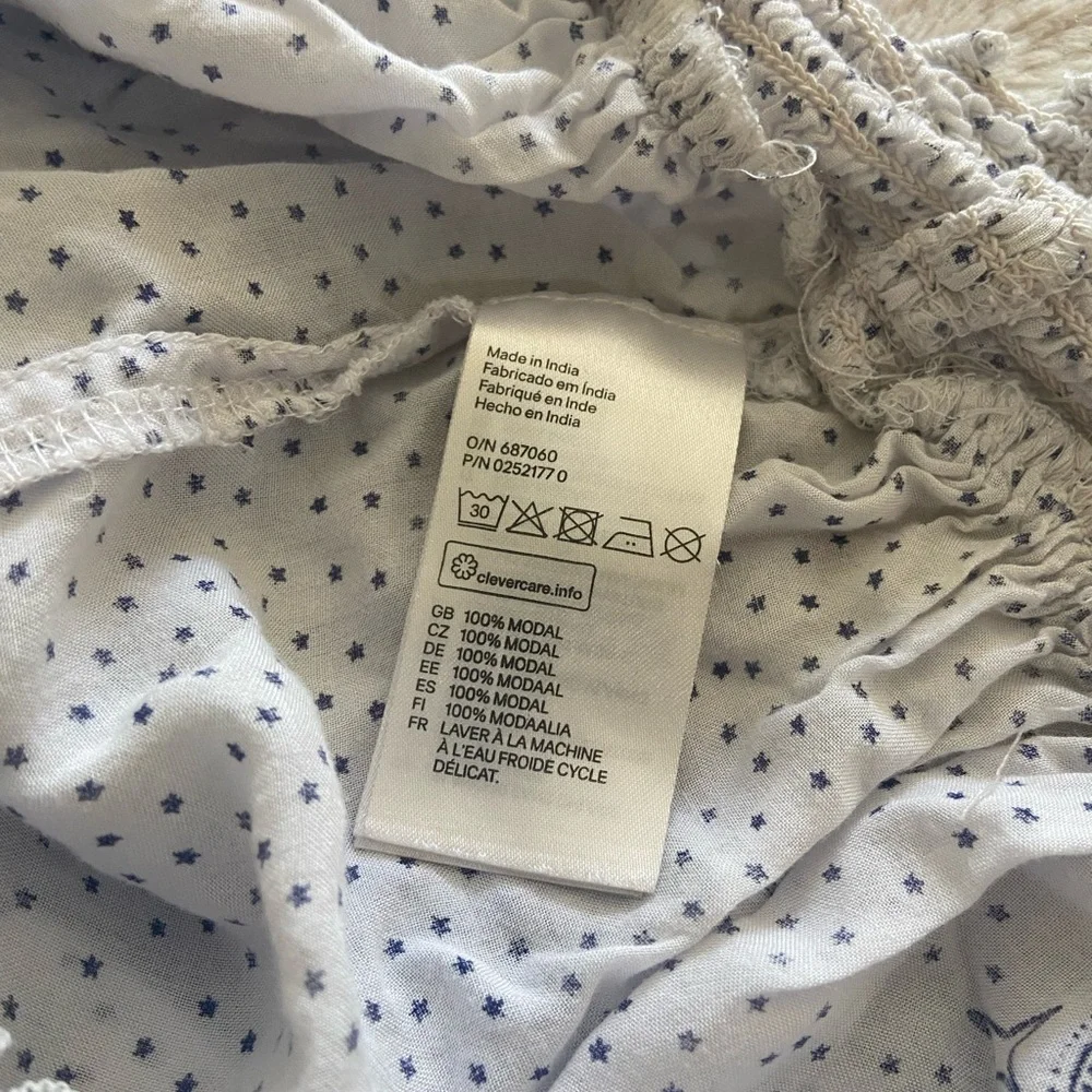 H&M Blue and White Paisley Patterned Blouse - Picture 6 of 6
